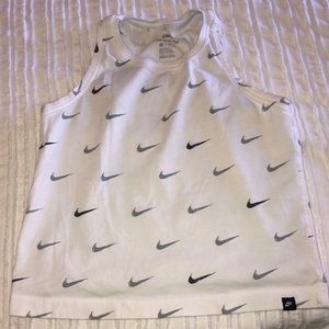 Nike tee